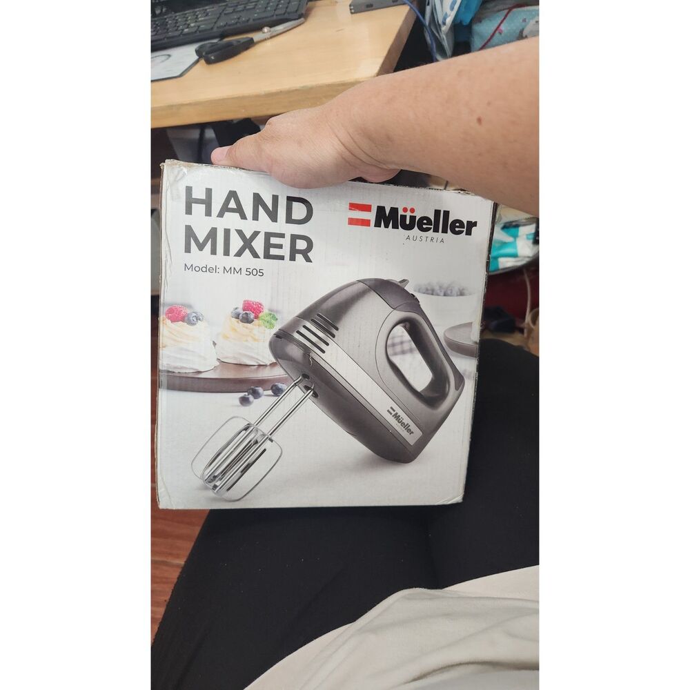 Mueller Austria MM 505 Electric Hand Mixer, 5 Speed with Snap-On Case